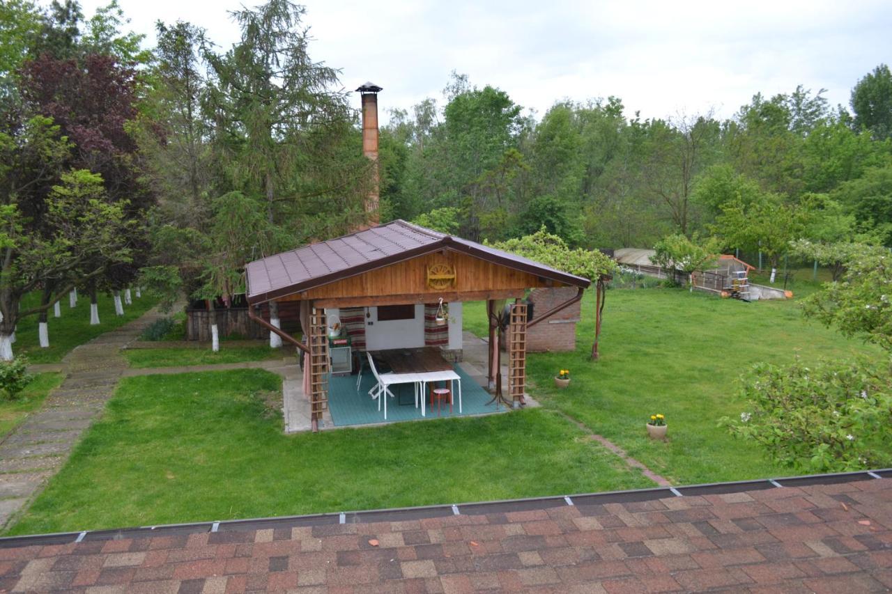 Villa Siret Sendreni Esterno foto